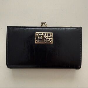 Vintage Black Leather Trifold Wallet Gold Kiss-Lock & Filigree Detail Luxury